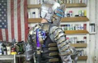 Isaac Clarke costume brings all the necromorphs to the yard