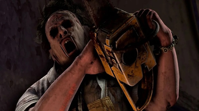 Image from Dead by Daylight showing Leatherface holding up a chainsaw.